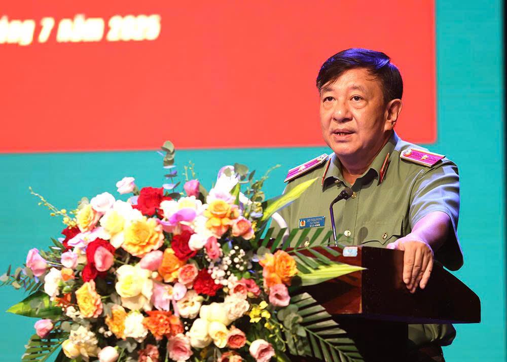 Thiếu tướng Đỗ Triệu Phong, Cục trưởng Cục Truyền thông CAND chủ trì Hội nghị.