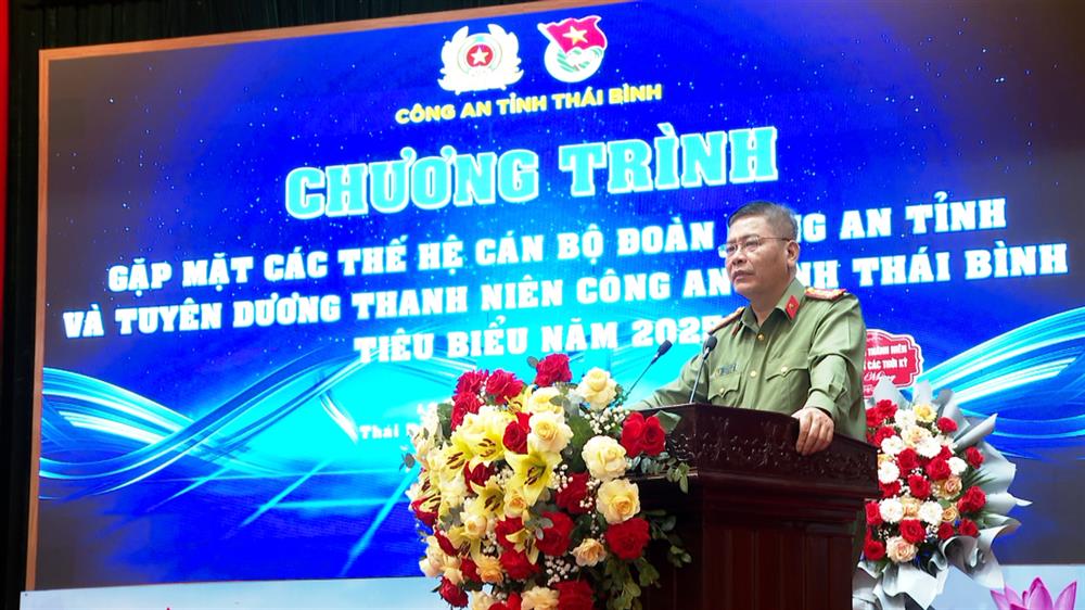 Đại tá Vũ Mạnh Hà phát biểu tại buổi gặp mặt.