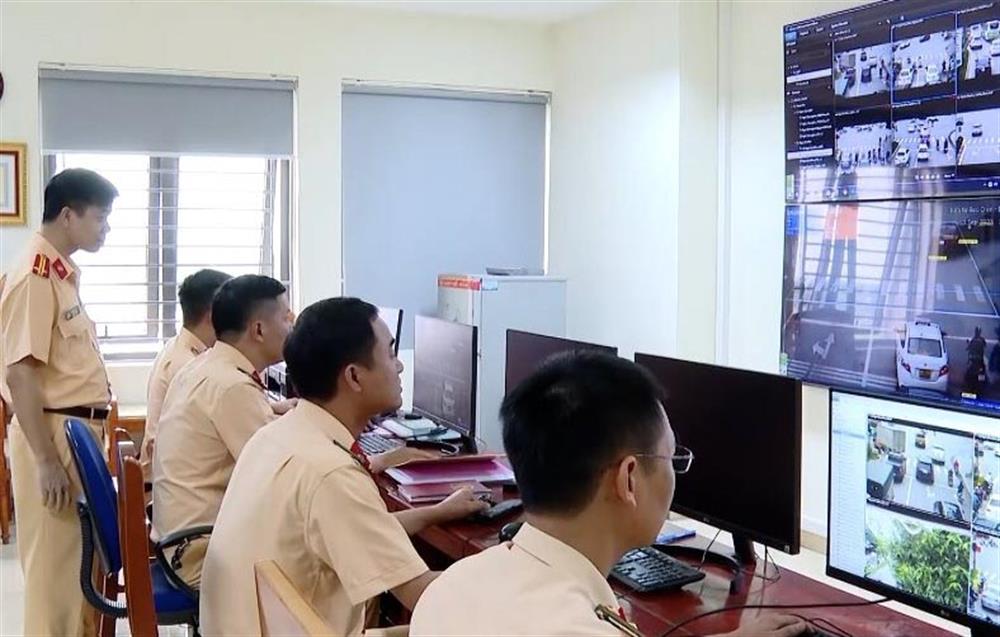 Trung tâm Giám sát an ninh đặt tại trụ sở Công an TP Thanh Hóa để phân tích, xử lý các thông tin, hình ảnh vi phạm trật tự ATGT.