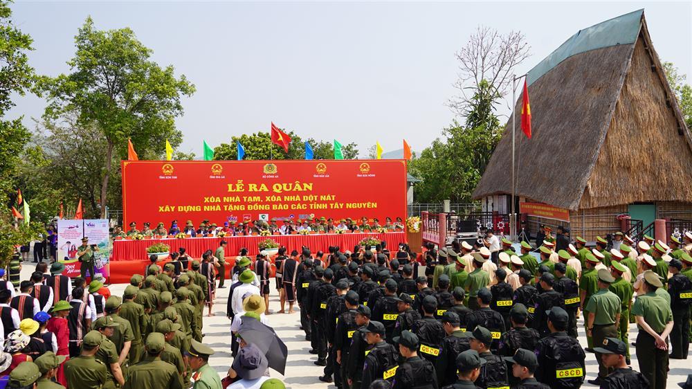 Quang cảnh Lễ ra quân.