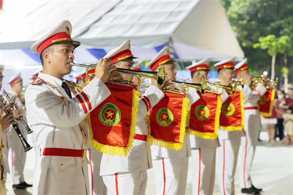 Thông qua ngôn ngữ nghệ thuật, đặc biệt là các tác phẩm biểu diễn nhạc kèn, quần chúng nhân dân hiểu hơn những trang sử hào hùng của dân tộc, truyền thống vẻ vang của Đảng và những chiến công to lớn của lực lượng CAND nói chung, lực lượng Cảnh sát cơ động nói riêng...
