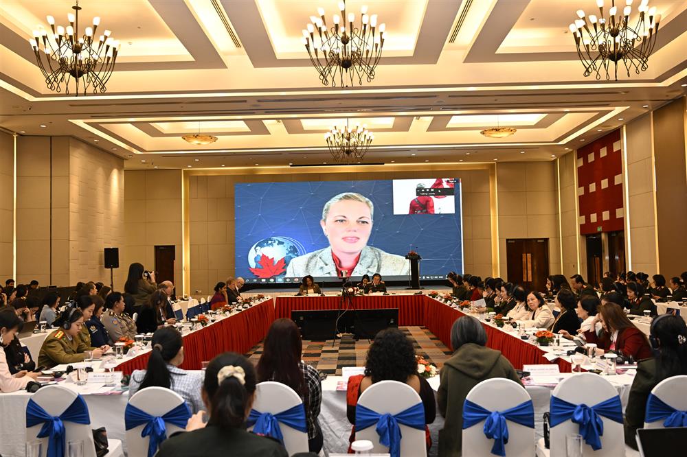 Các đại biểu dự Hội thảo.