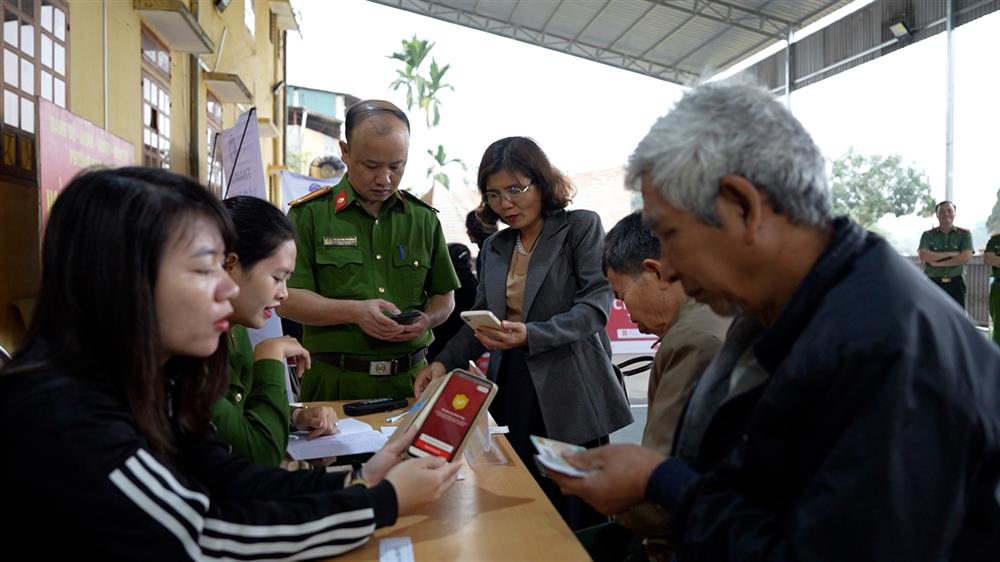 "Ngày cuối tuần cùng dân" có sự tham gia tích cực của các tổ chức, đoàn thể và cấp ủy, chính quyền địa phương.