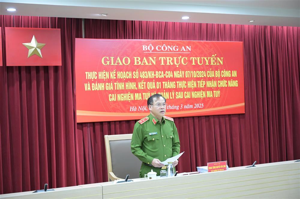 Thứ trưởng Nguyễn Văn Long chủ trì Hội nghị.
