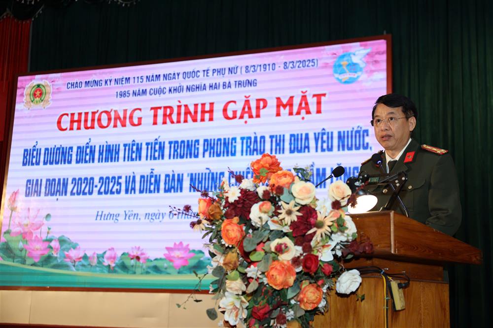 Đại tá Phạm Văn Đôn, Phó Giám đốc Công an tỉnh phát biểu tại chương trình.