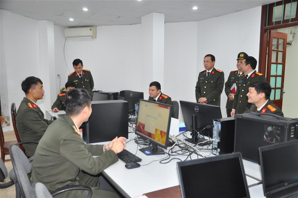 Công an tỉnh vận hành nhiệm vụ quản lý nhà nước về an toàn, an ninh thông tin mạng.
