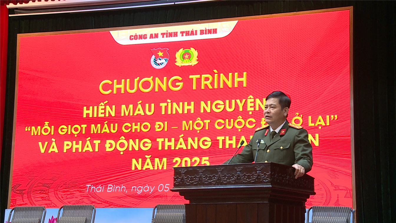 Đại tá Vũ Mạnh Hà, Phó Giám đốc Công an tỉnh phát biểu tại chương trình.
