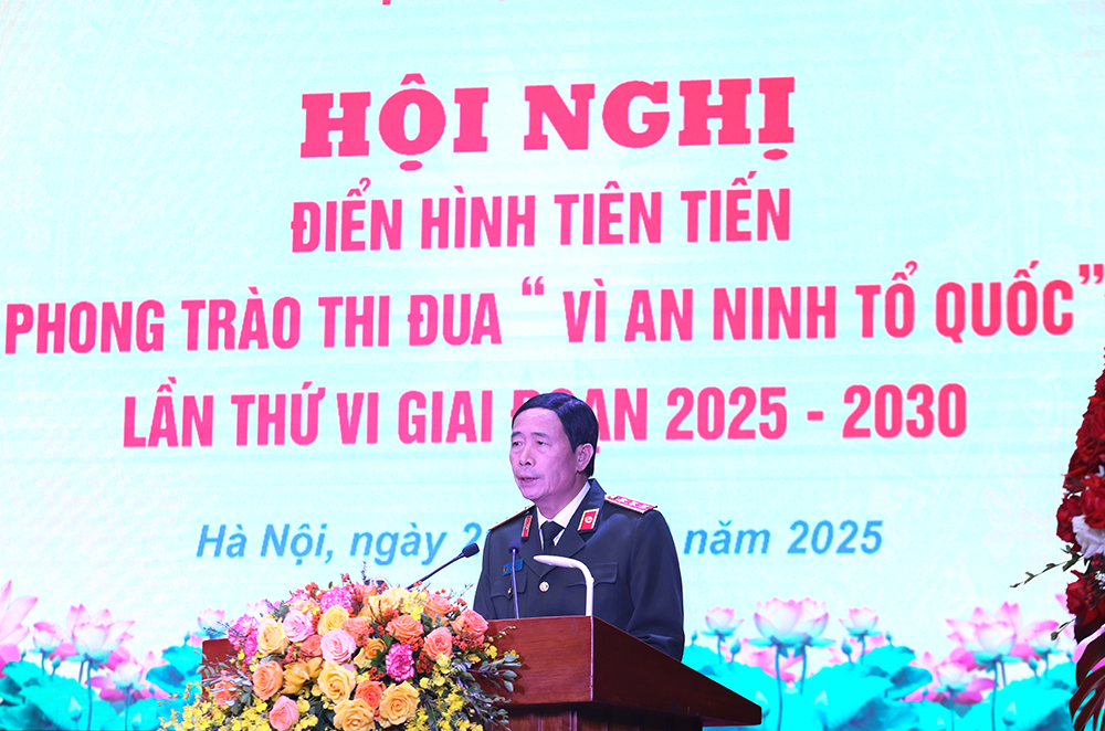 Thứ trưởng Lê Quốc Hùng phát biểu tại Hội nghị.