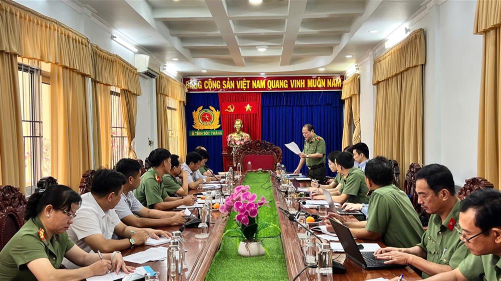 Đoàn công tác làm việc tại Công an tỉnh Sóc Trăng.