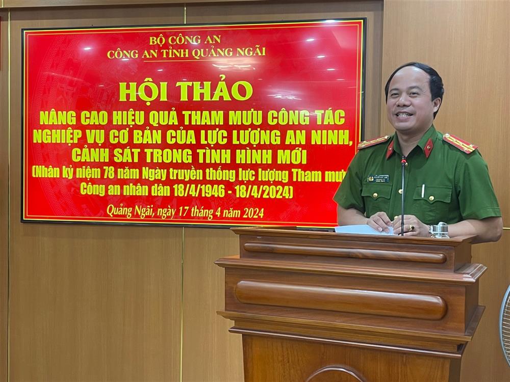  PGS.TS Đại tá Hoàng Anh Tuấn - Phó Giám đốc Công an tỉnh phát biểu Hội thảo.