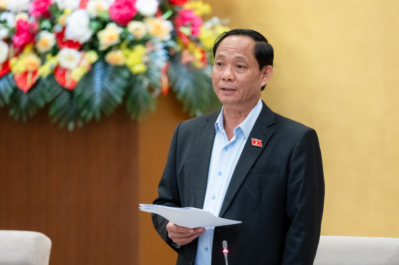 Thượng tướng Trần Quang Phương, Phó Chủ tịch Quốc hội điều hành nội dung phiên họp.