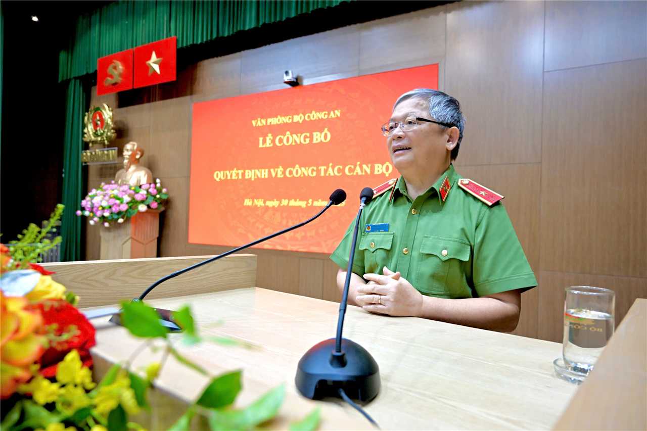 Thiếu tướng Hoàng Anh Tuyên phát biểu tại buổi Lễ.
