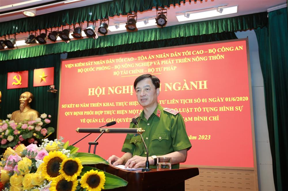 Thứ trưởng Nguyễn Duy Ngọc phát biểu tại Hội nghị.