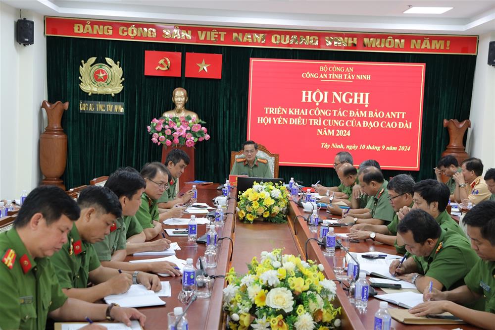 Toàn cảnh Hội nghị.