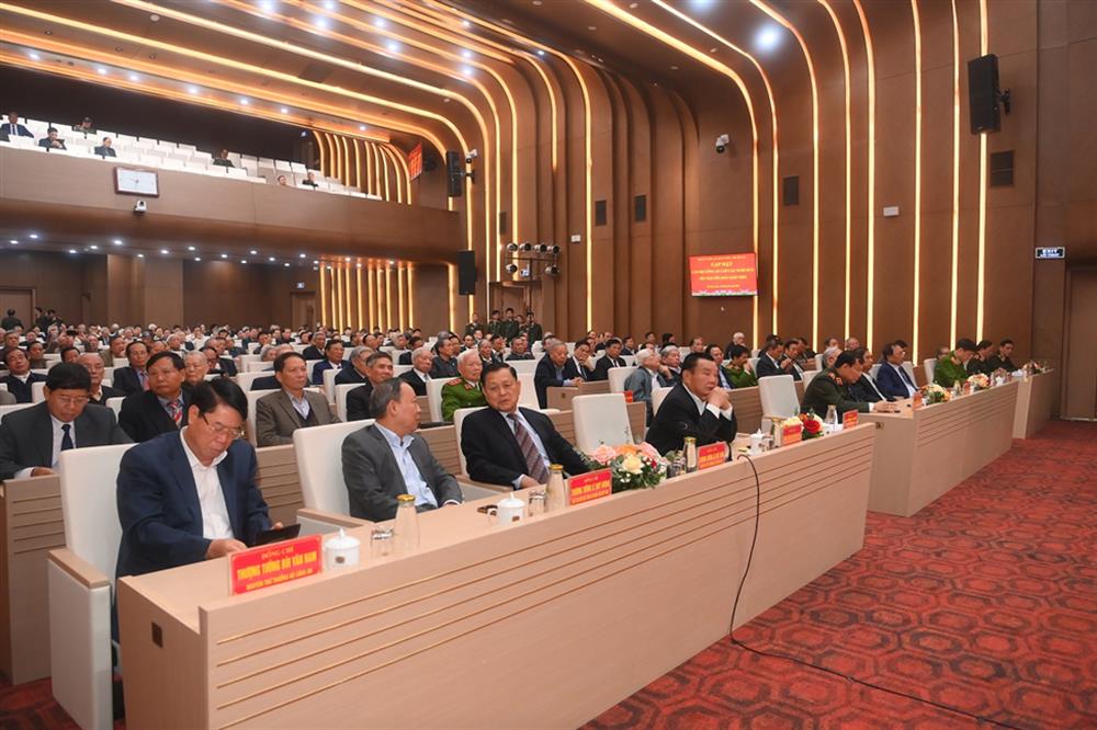 Các đại biểu dự buổi gặp mặt.