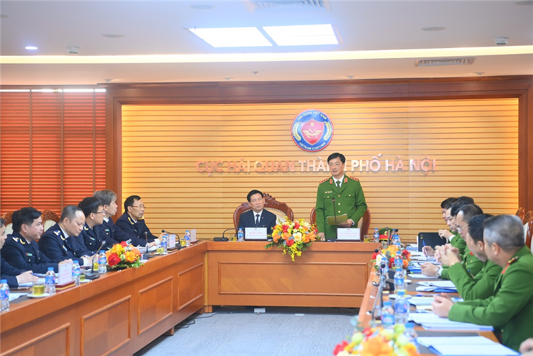 Thứ trưởng Nguyễn Duy Ngọc phát biểu tại Hội nghị.
