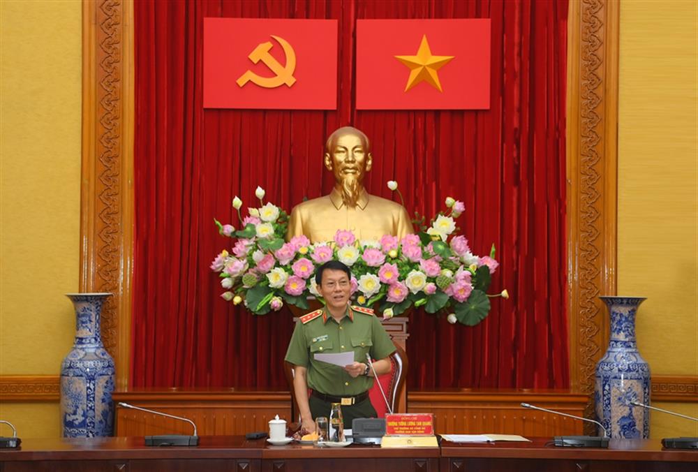 Thứ trưởng Lương Tam Quang phát biểu kết luận phiên họp.
