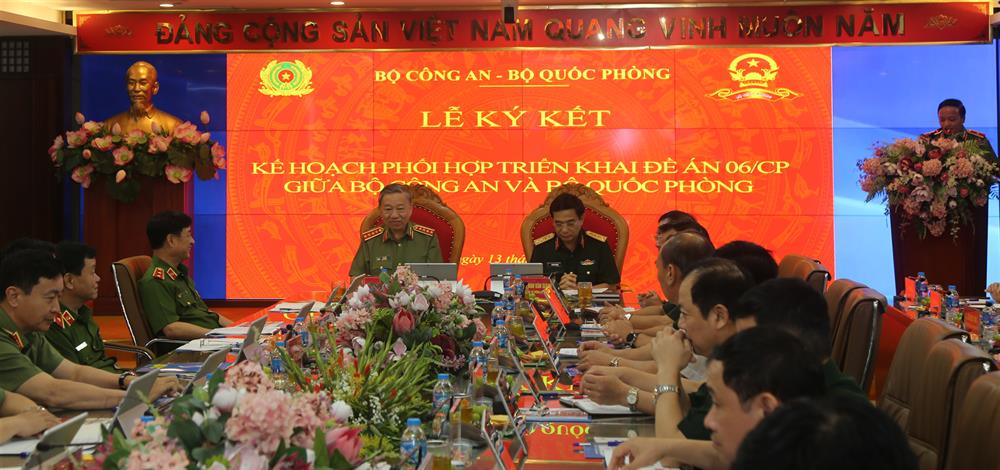 Đại tướng Tô Lâm và Đại tướng Phan Văn Giang đồng chủ trì Lễ ký kết.