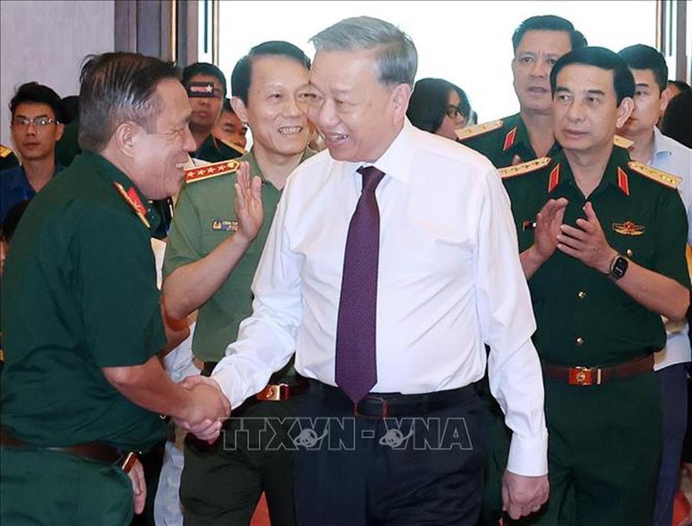 Tổng Bí thư Tô Lâm gặp mặt đại biểu tướng lĩnh, Anh hùng LLVT nhân dân, điệp báo, biệt động Sài Gòn, du kích, cựu TNXP, dân công hoả tuyến tham gia Chiến dịch Hồ Chí Minh.