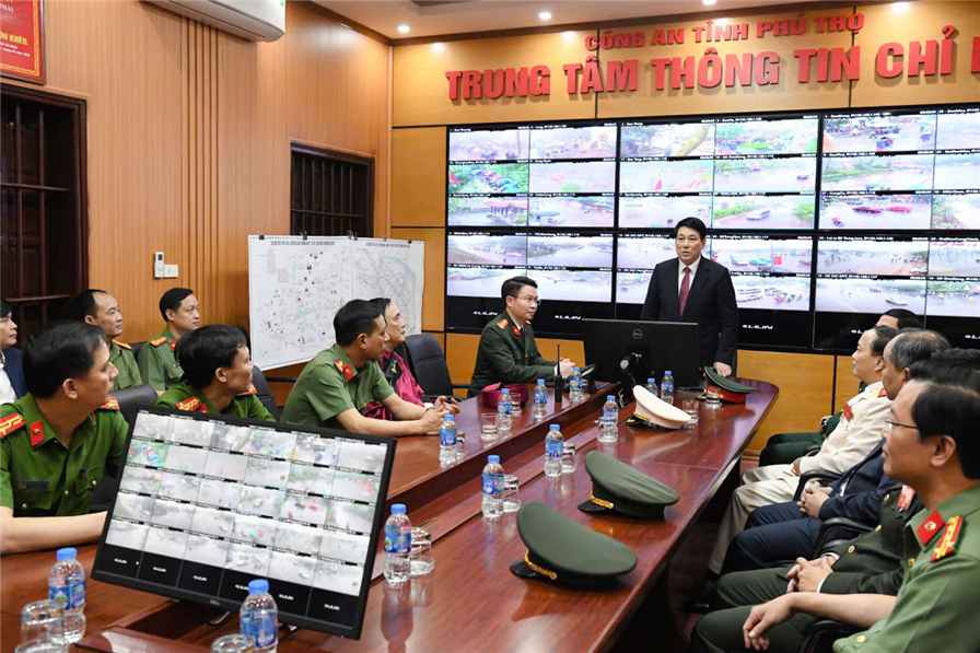Chủ tịch nước Lương Cường phát biểu chỉ đạo tại buổi thăm, động viên CBCS lực lượng Công an tỉnh Phú Thọ.
