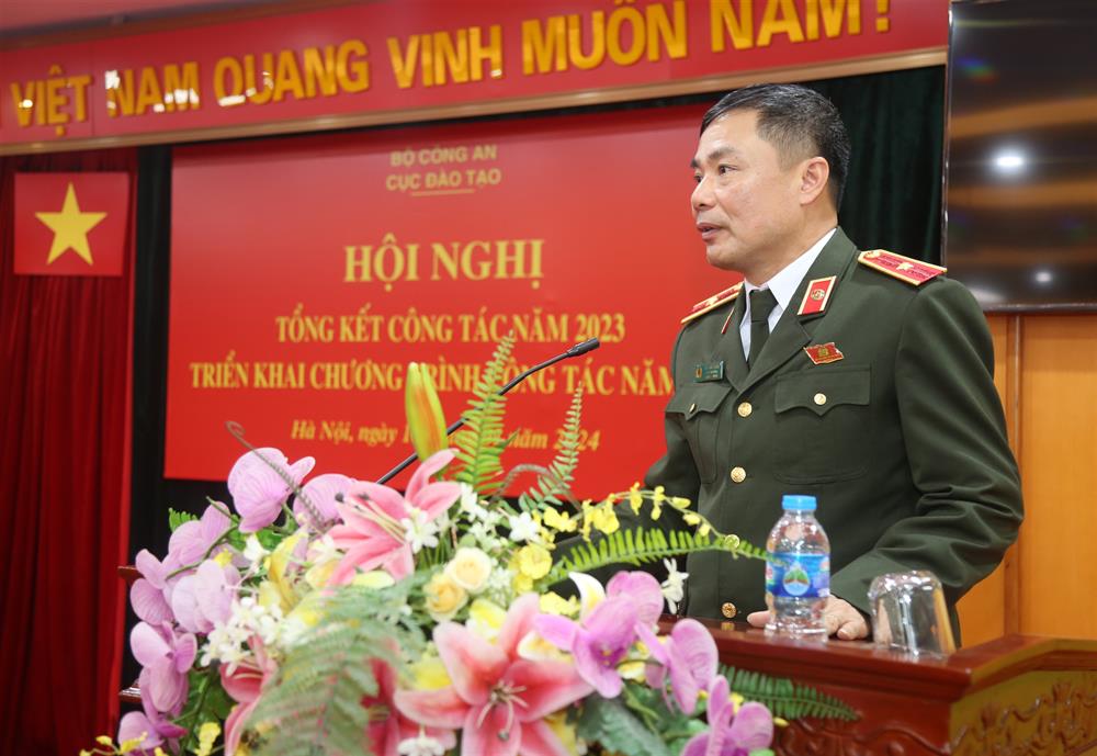 Thiếu tướng Đỗ Anh Tuấn, Cục trưởng Cục Đào tạo phát biểu tại Hội nghị.