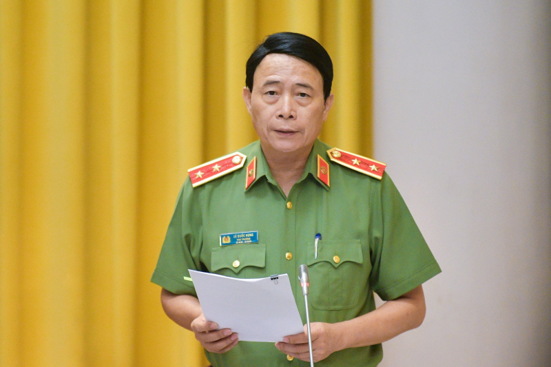 Thứ trưởng Lê Quốc Hùng phát biểu tại buổi họp báo.