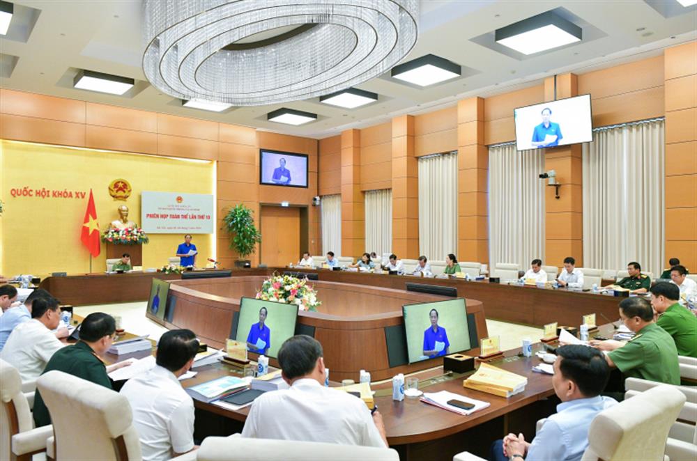 Toàn cảnh phiên họp.