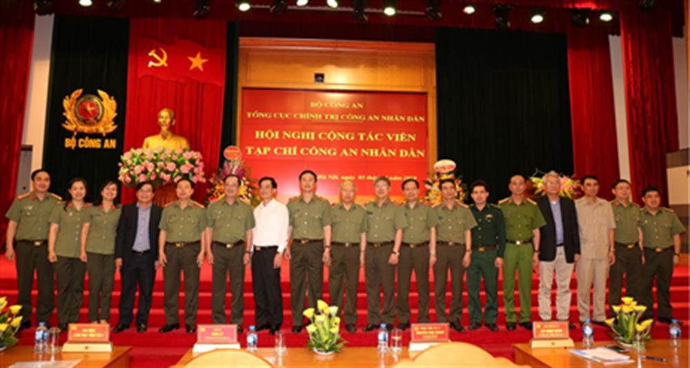 Các đại biểu dự Hội nghị.