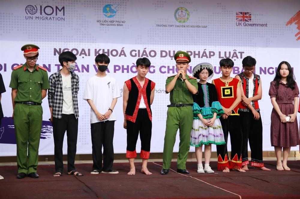 Nhà nước Việt Nam thực hiện điều ước quốc tế về phòng, chống mua bán người và điều ước quốc tế khác có liên quan mà nước Cộng hòa xã hội chủ nghĩa Việt Nam là thành viên.