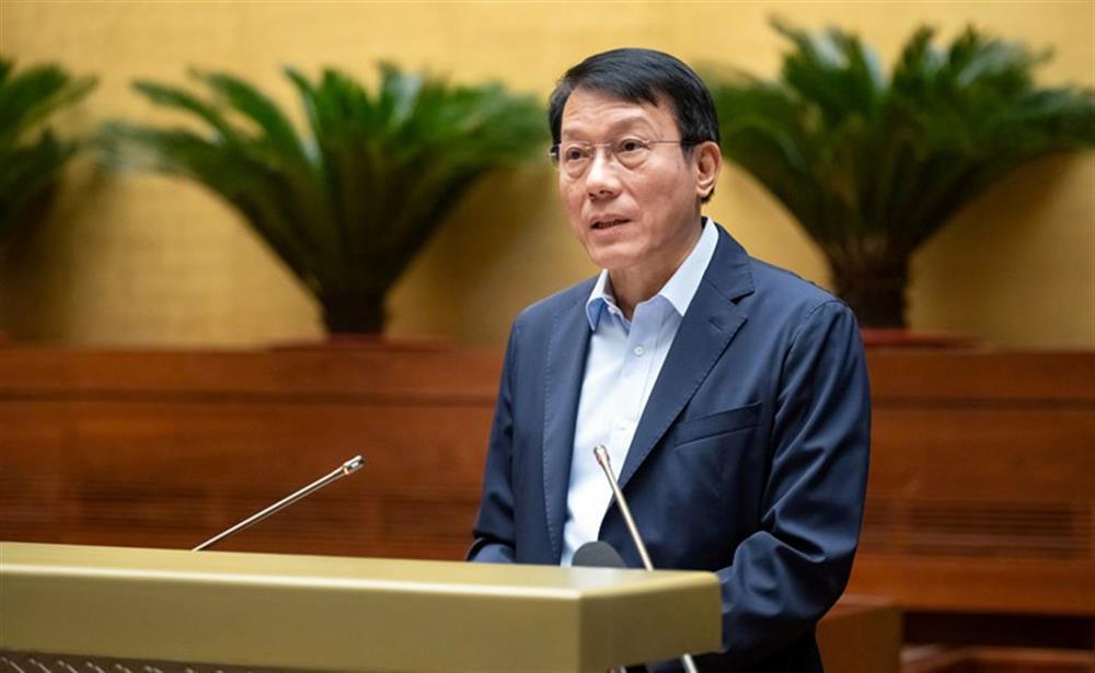 Bộ trưởng Lương Tam Quang trình bày Tờ trình dự án Luật sửa đổi, bổ sung một số điều của Bộ luật Hình sự.